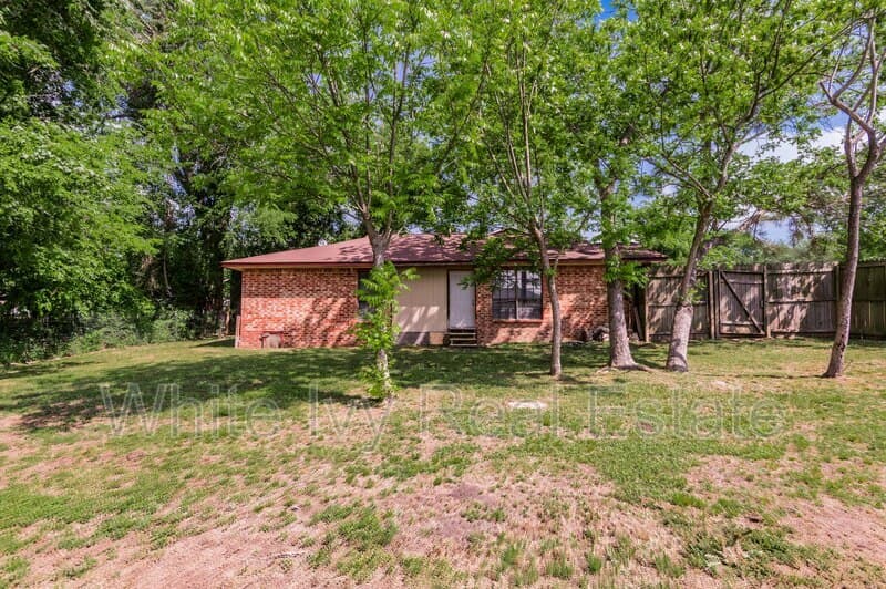 Huntsville House: 610 Normal Park Dr