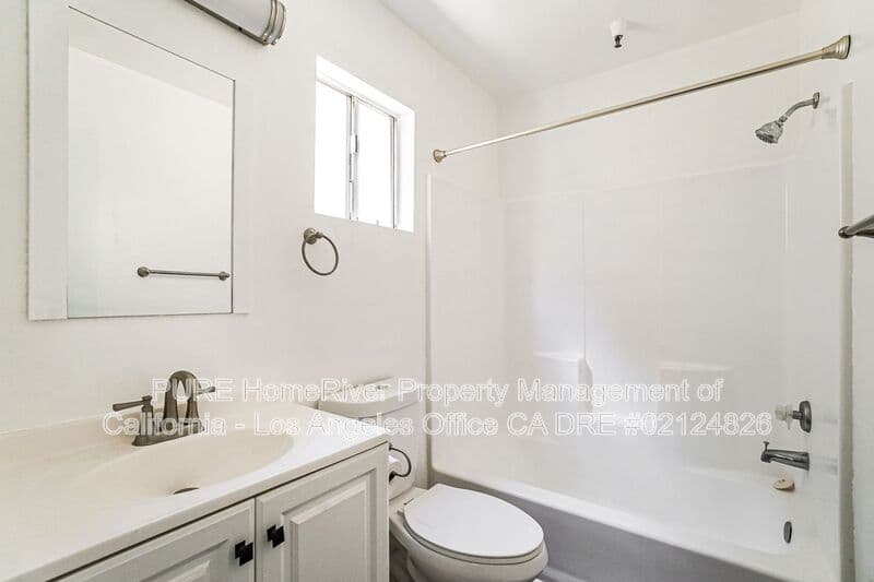 Hawthorne Condo: 13707 Yukon Ave