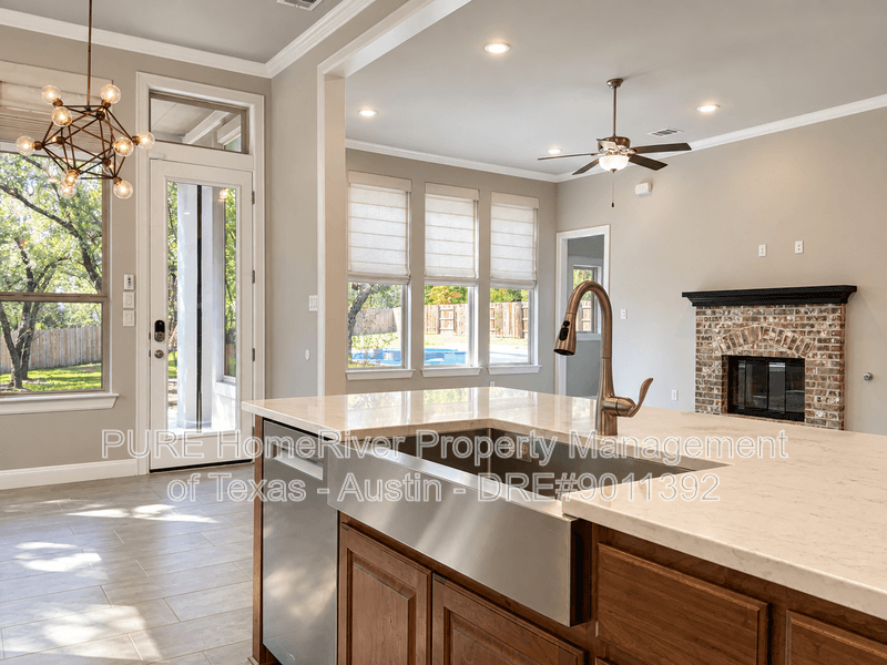 Leander House: 2416 Belen Dr