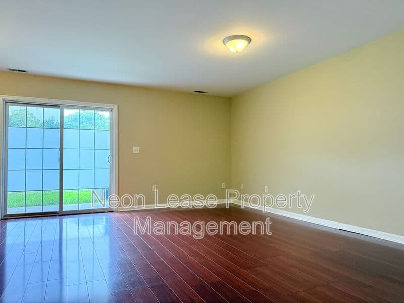 Laurel House: 1103 Laurel Court