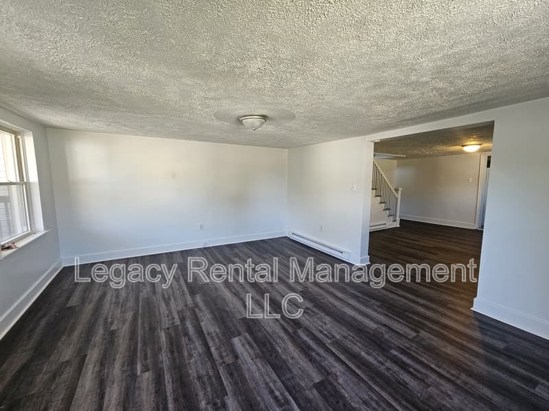 Plymouth Condo: 533 West Shawnee Avenue 2nd FL - 2