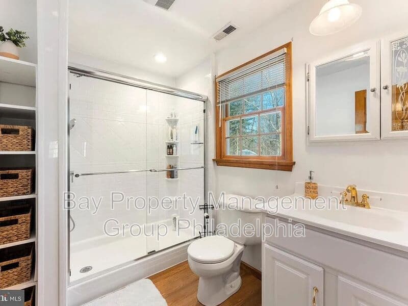 New Hope House: 1596 River Rd