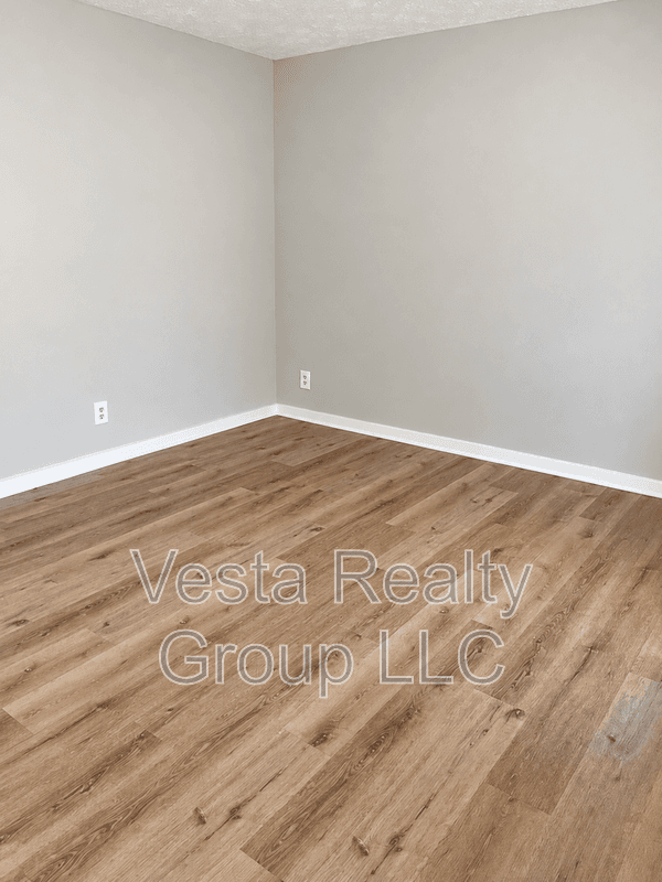 Morrow House: 6108 Deerfield Ct
