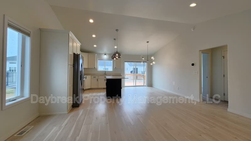 Fargo House: 2584 66th Avenue South