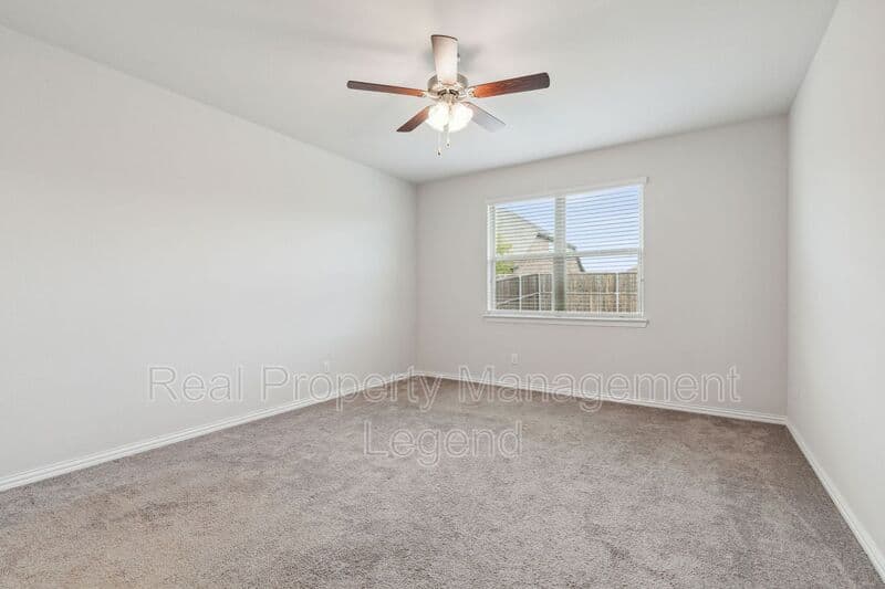 Aubrey House: 1833 Meadow Trail Lane