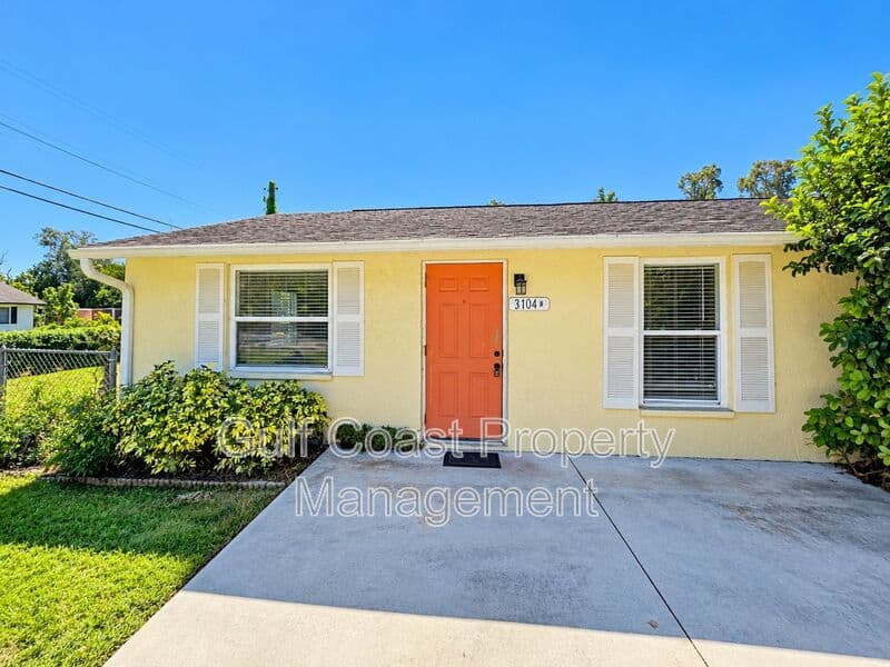Bradenton House: 3104 49th Ave Drive West