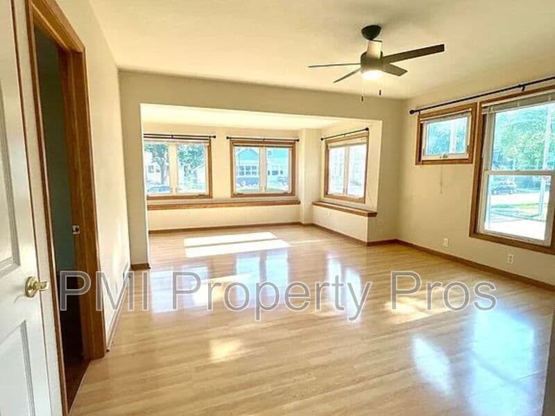 Waukesha Condo: 424 W College Ave