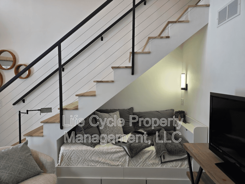 Grant Condo: 151-153  East Clark Street - 153