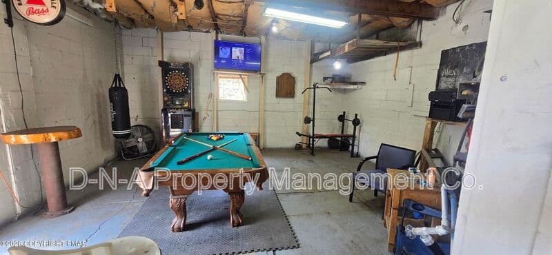 East Stroudsburg House: 135 Little Creek Lane