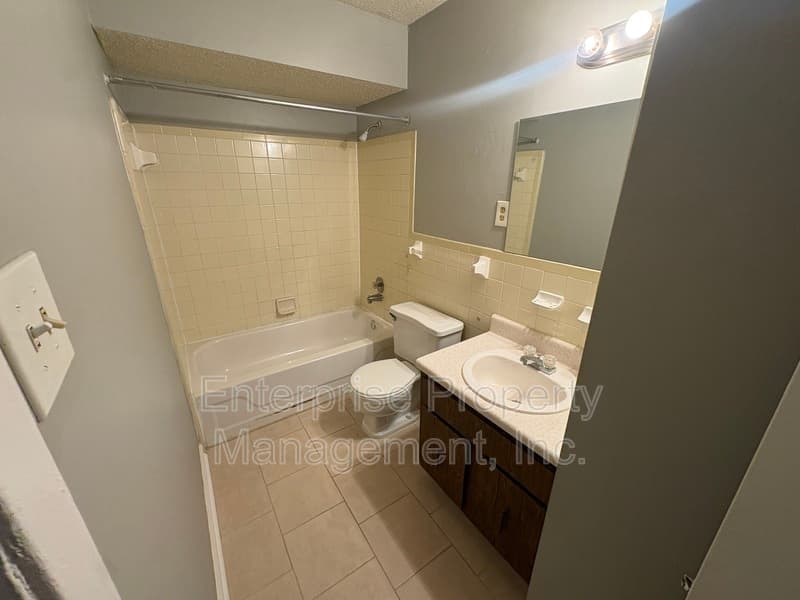 Memphis Condo: 2827 Sonora Drive No 2