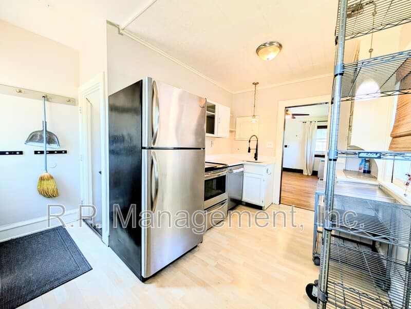 Minneapolis House: 880 19th Ave SE