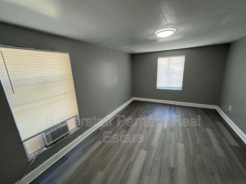 Columbus Condo: 2931 Howard Avenue