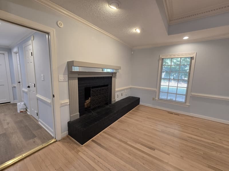 Raleigh House: 5516 Den Heider Way