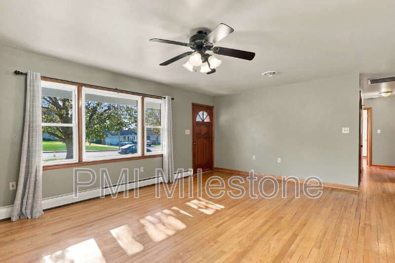 Greencastle House: 105 W Walter Ave
