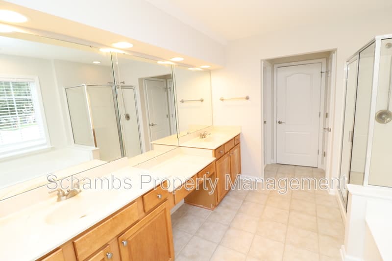 Cary House: 308 Marble Glow Ct
