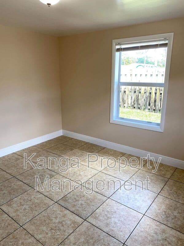 Lake Worth Condo: 4821 Vermont Ave