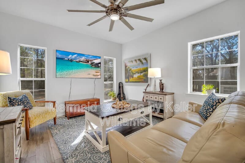 Ladys Island House: 19 LeMoyne Drive