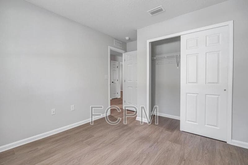 Jacksonville House: 5460 Amazon Ave