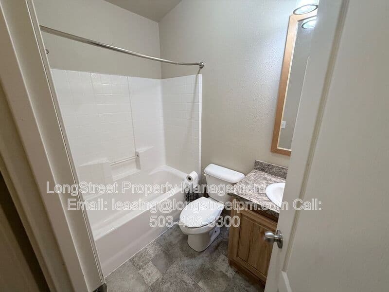 Philomath House: 209 N 9th St