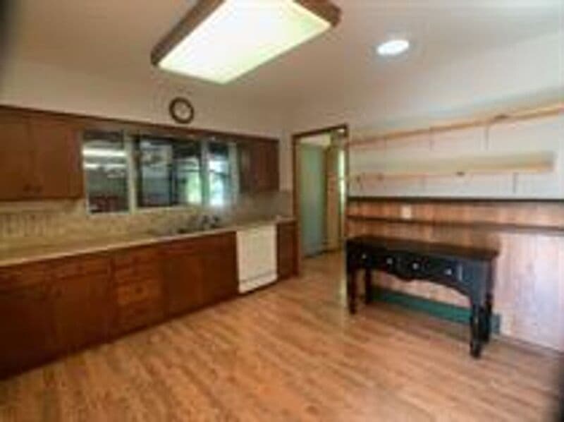Lake Stevens House: 603 South Davies Road