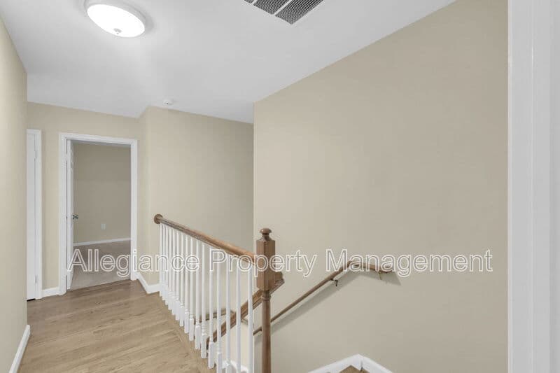Alexandria House: 2206 Fort Ward Pl