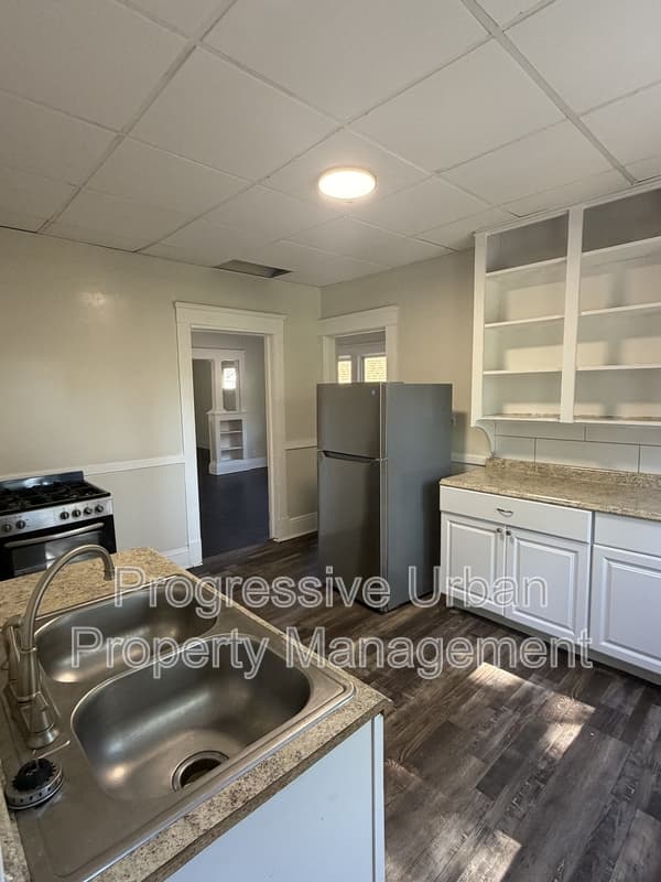 Cleveland Condo: 4609 Behrwald Avenue - Upstairs