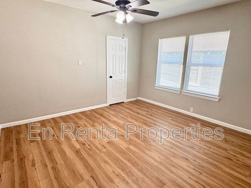 Ft Worth House: 541 Beddell St. W.