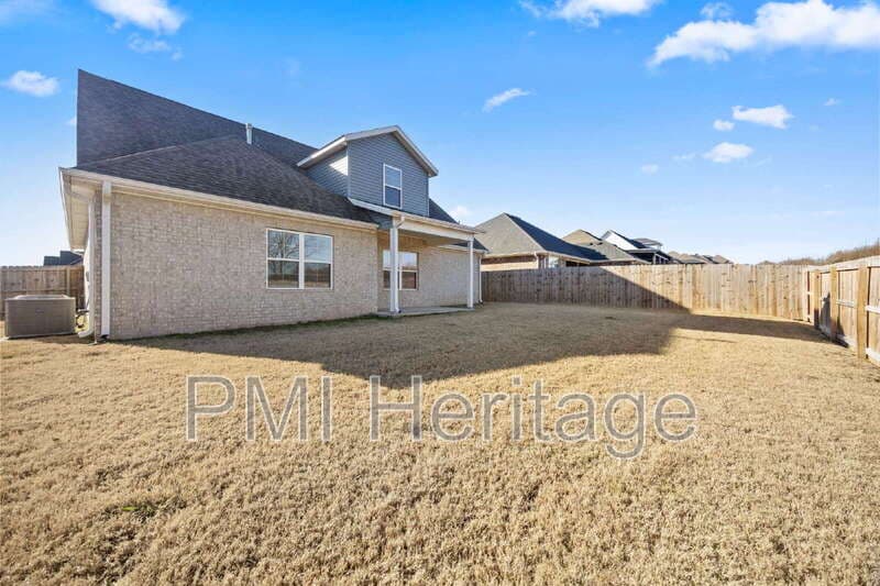 Bentonville House: 5802 Southwest Teppee Avenue