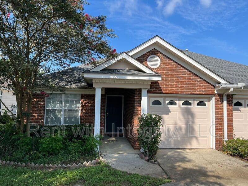 Tallahassee House: 1060 Kingdom Drive