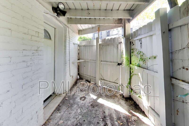 Washington Condo: 1952 Calvert Street Northwest