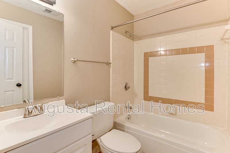 Augusta Condo: 940 Stevens Creek Road 203