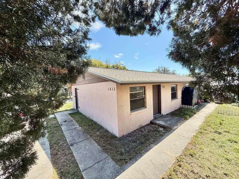 Tampa Condo: 1413 East 99th Avenue