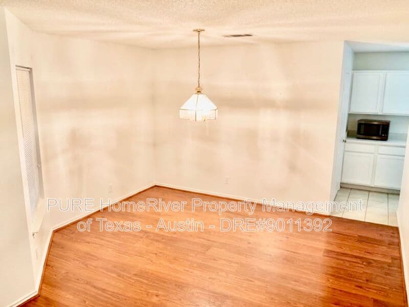Cedar Park House: 1614 Paper Moon Dr