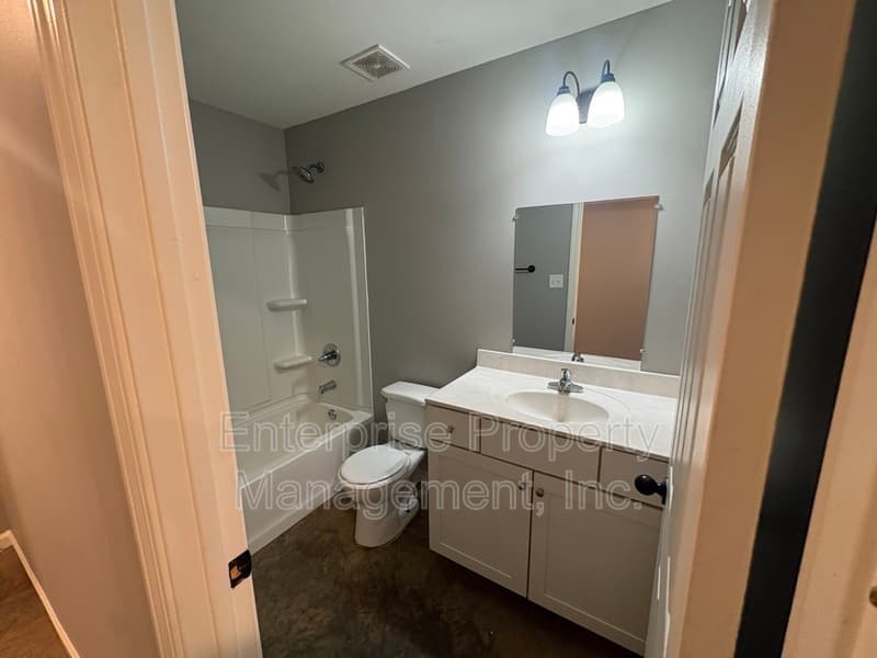 Memphis House: 3292 Denver St