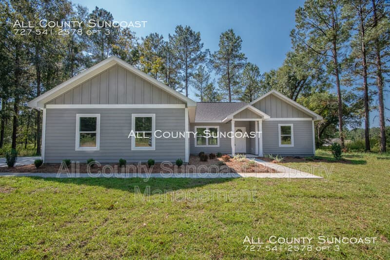 Monticello House: 550 Holly Road