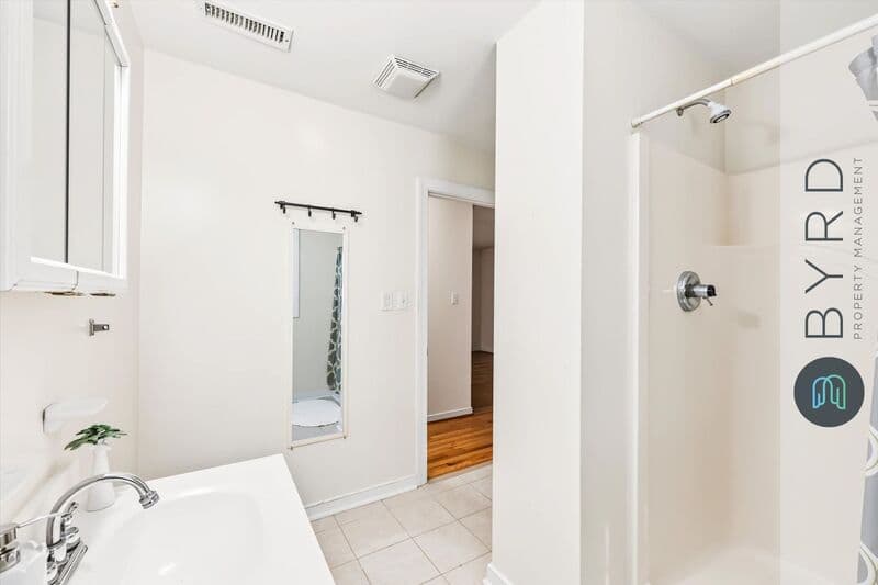 Richmond House: 4804 Augusta Ave