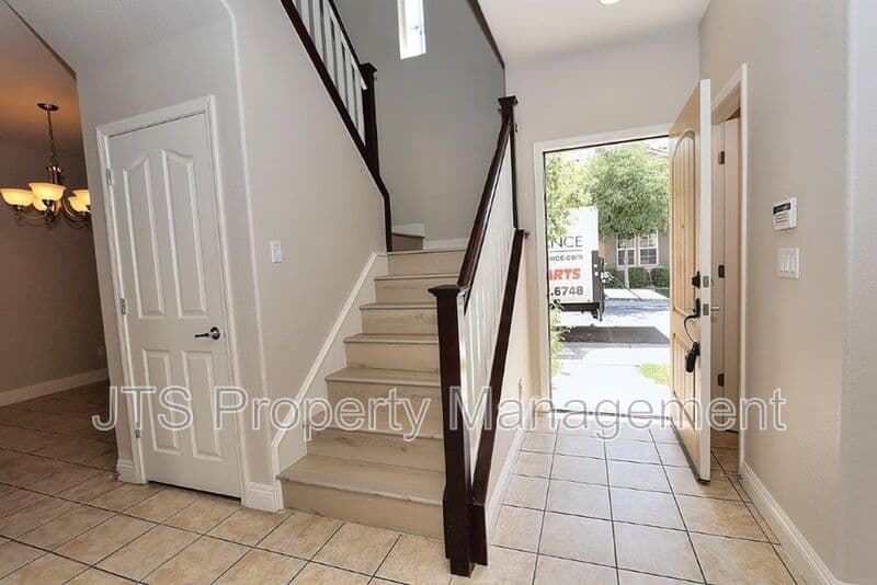 Sacramento House: 5424 Washoe Street