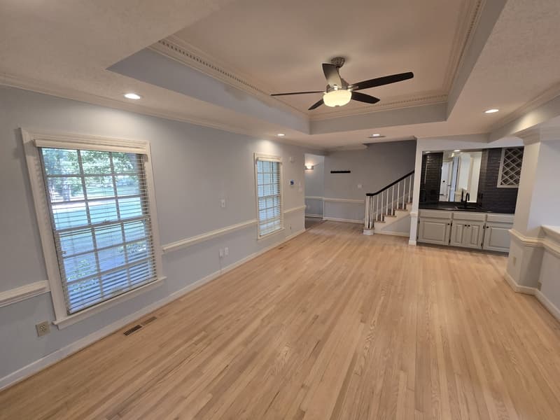 Raleigh House: 5516 Den Heider Way