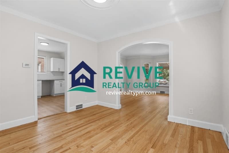 Detroit House: 18503 Prairie Street