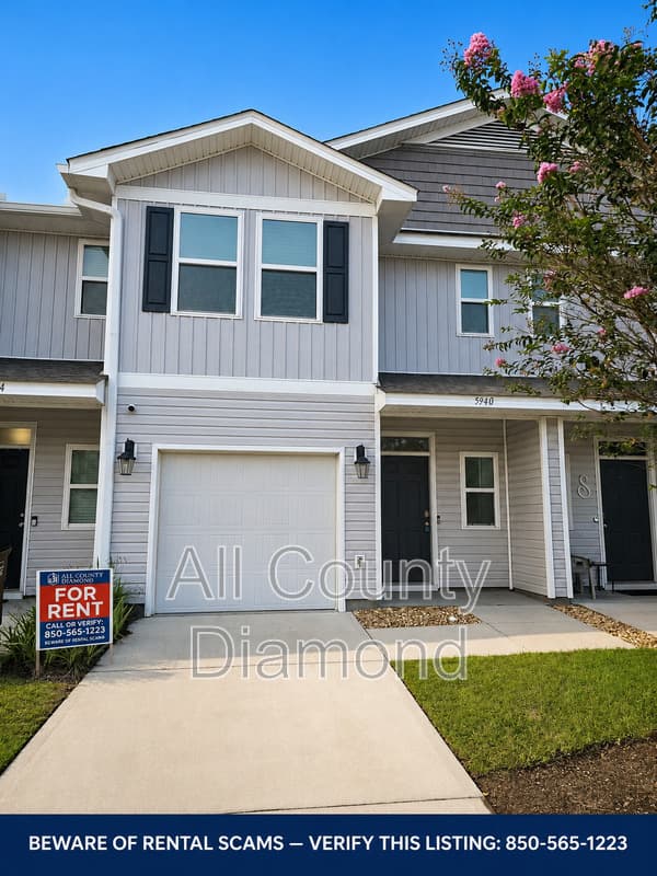Callaway House: 5940 Callaway Circle