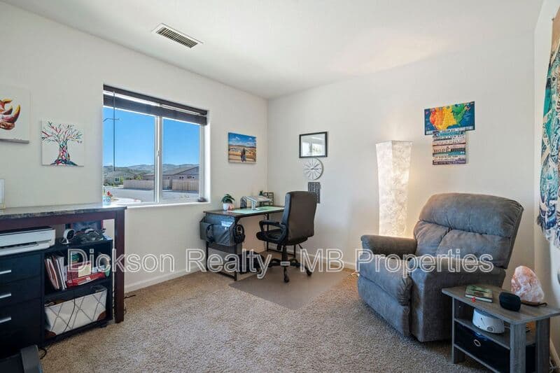 Reno House: 635 Fallon Station Road