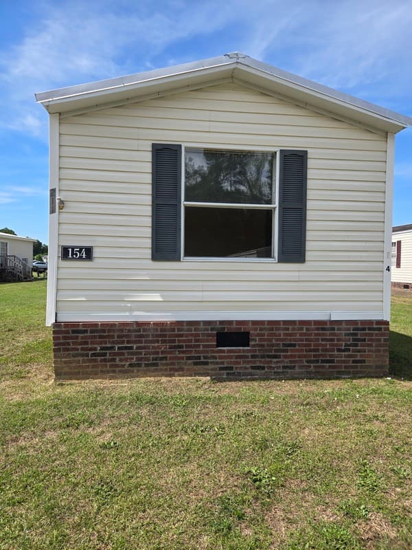 Fayetteville House: 2115 Cattail Cir