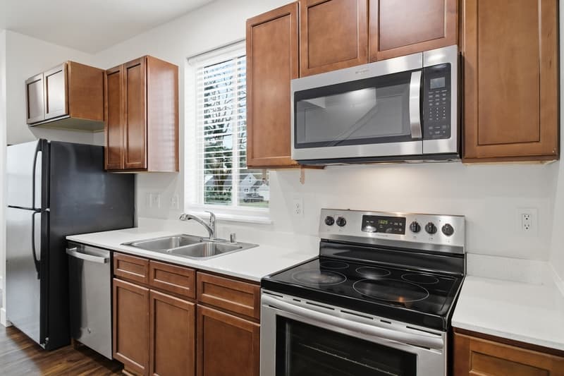 Lakewood Condo: Gravelly Lake Townhomes 8911 Gravelly Lake Dr SW - 116