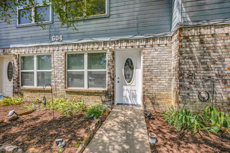 Denton Condo: 604 Meadow View Court - 3