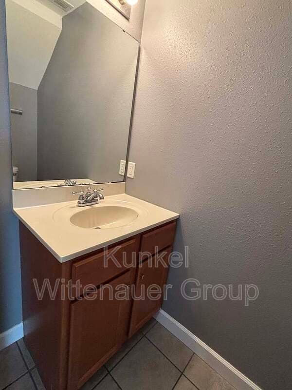 Mascoutah Condo: 704 E Fountain View