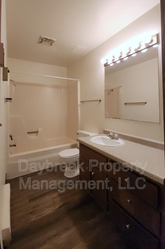 Fargo Condo: 507 11th St S - 109