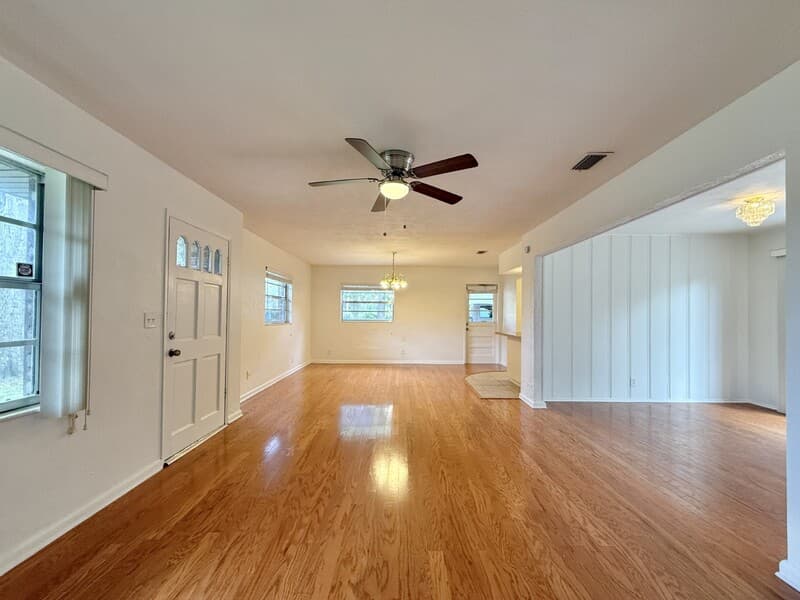Tampa House: 1502 West Country Club Drive