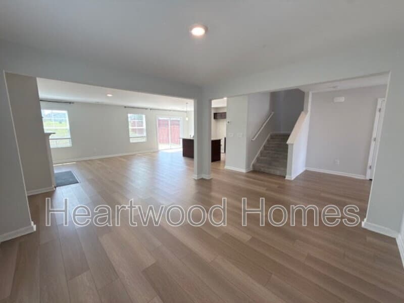 Elgin House: 406 Eclipse Lane
