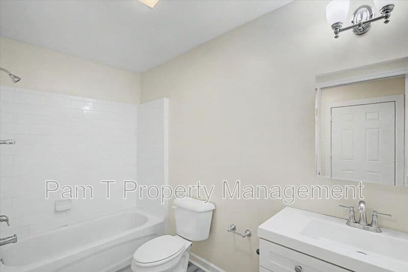 Savannah Townhome: 814 Ott St