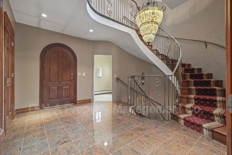 Mount Pocono House: 133 Montanesca Road